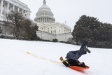 US storm leaves 850,000 without power, forces 10,000 flight cancellations
