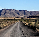 KAROO SNIPPETS: Karoo travelling season — wool boom biz, Kalahari car drops and Sandstone steam